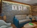 JUNIOR SUITE 8
